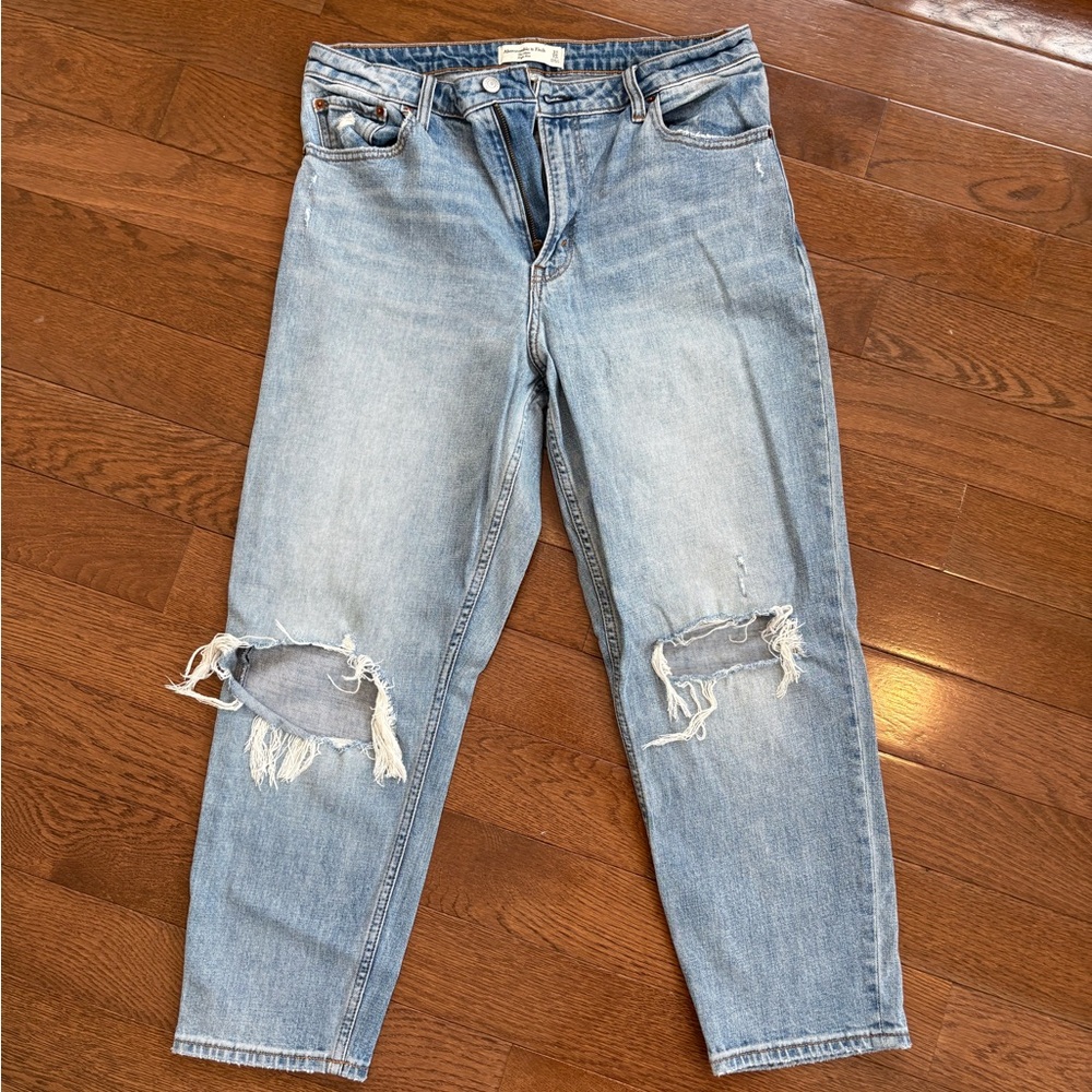 Abercrombie & Fitch The Mom High Rise Jeans